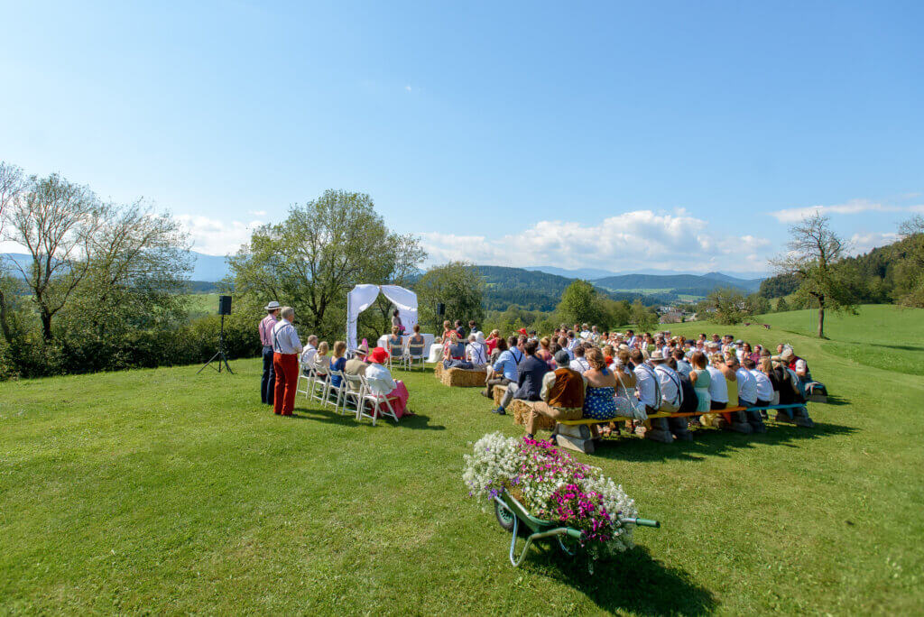 Esküvői fotózás Ausztriában - Lilli's Feststadl - Ceremónia a természetben.