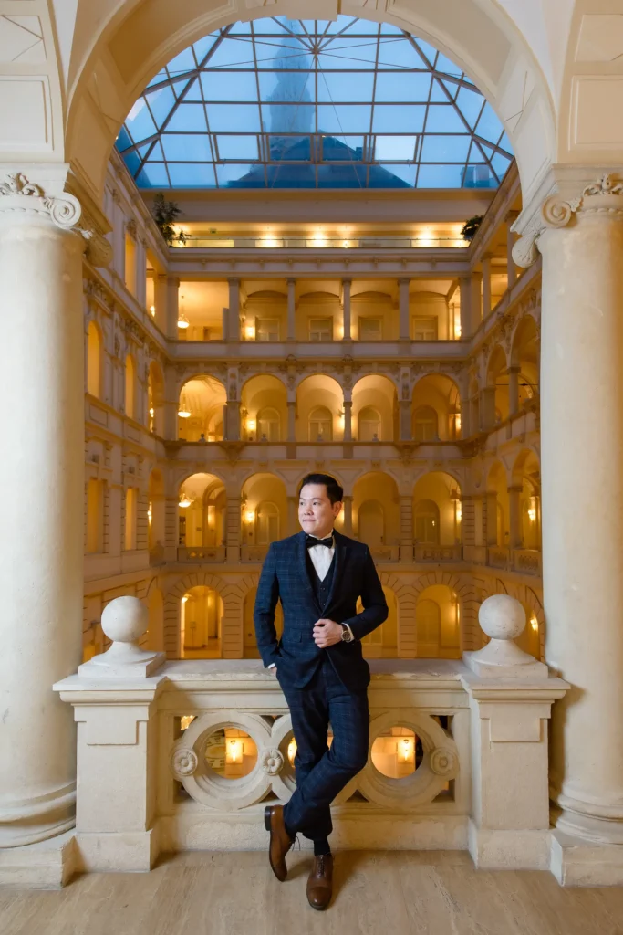 Esküvői fotózás - New York Palace Budapest - Kreatív fotózás - Budapest - After Wedding Shooting - Pre Wedding Photoshoot Asian Couple