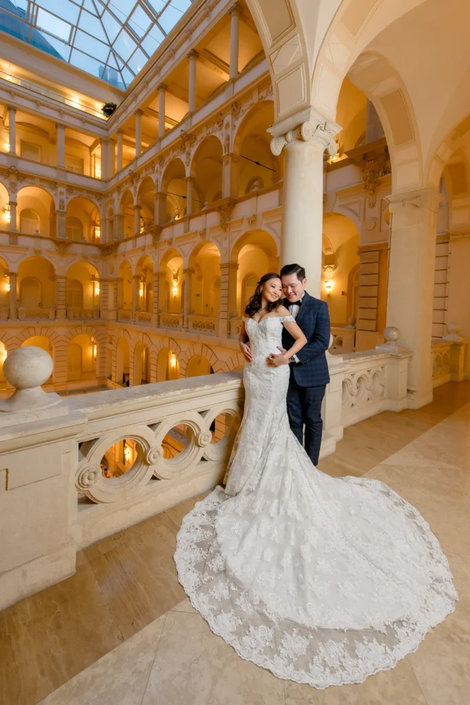 Esküvői fotózás - New York Palace Budapest - Kreatív fotózás - Budapest - After Wedding Shooting - Pre Wedding Photoshoot Asian Couple