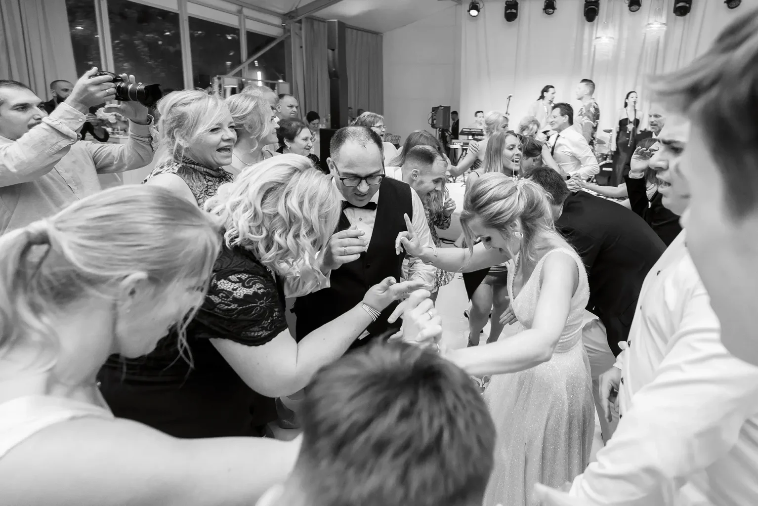 Botaniq Kastély esküvő - Party - Botaniq Castle Wedding Photography - Luxury