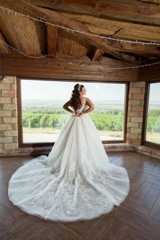 Hilltop Borbirtok - esküvői fotózás - menyasszony portré - Bride portrait