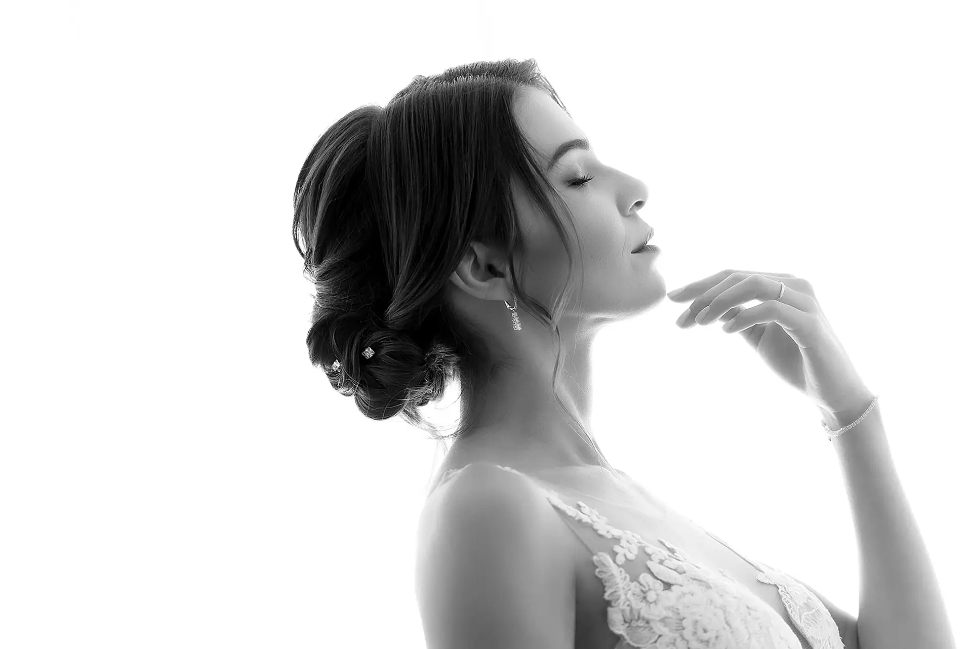 Fekete-fehér portré a menyasszonyról