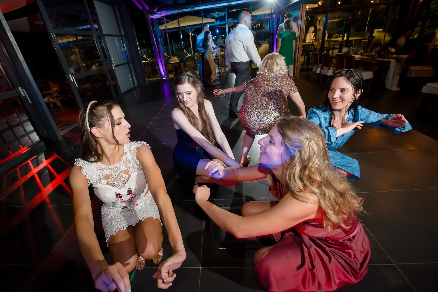 Esküvő Etyeken - Premium Wedding Photography near Budapest - Esküvői fotózás Haraszthy Pincészet - Wedding Photography at Winery Haraszthy