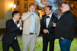 Wedding Photography Germany - Wedding Party - Szivarozás