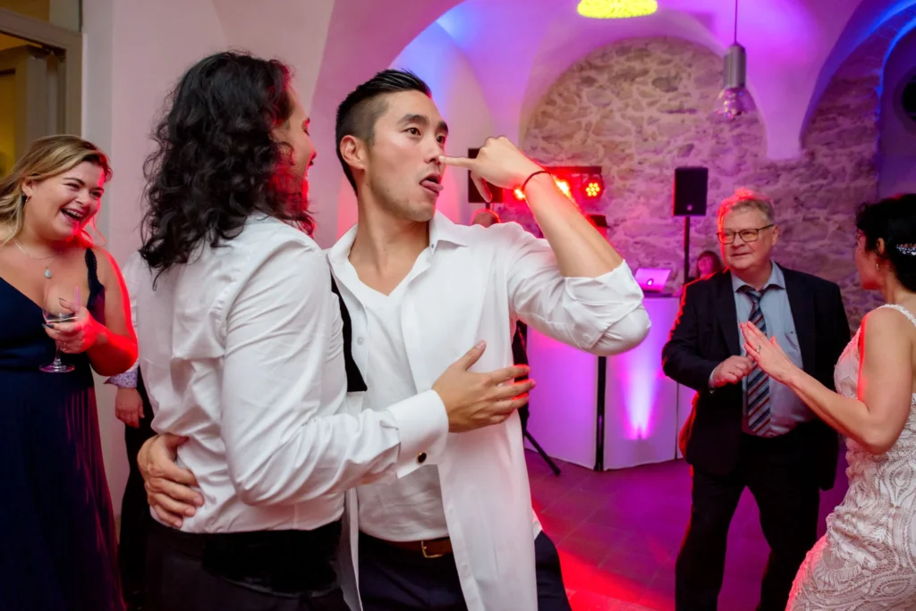 Wedding Photography Germany - Funny wedding moment - Lustiger Hochzeitsmoment - Vicces esküvői fotó