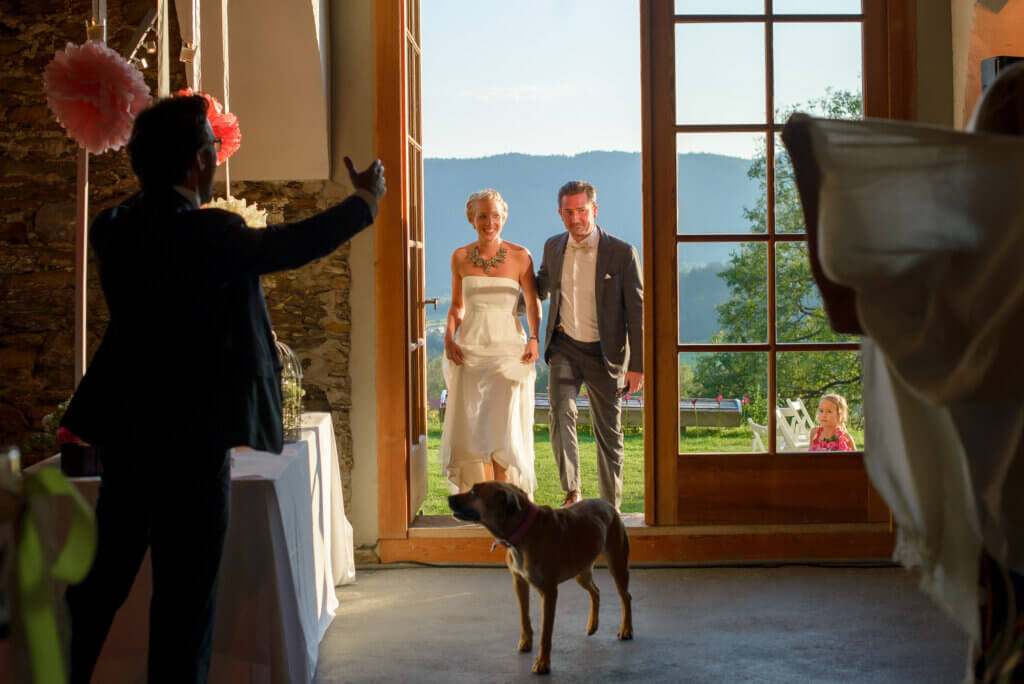 Esküvői fotózás Ausztriában - Kutya az esküvőn