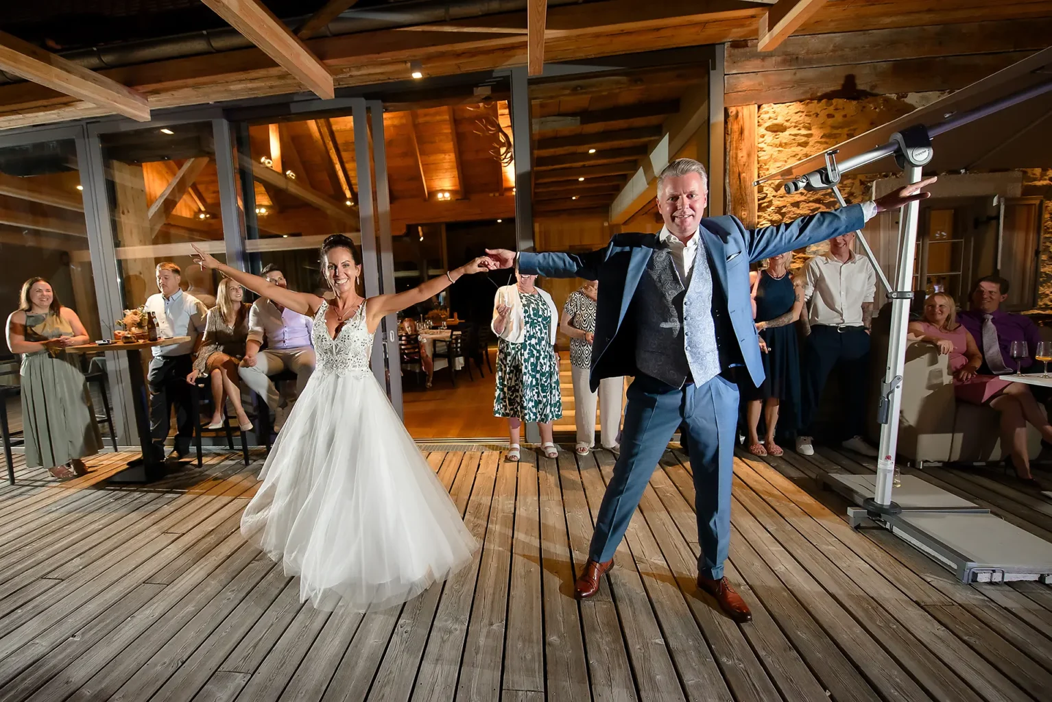 Rusztikus osztrák esküvő - Rustic Austrian wedding - Dance - Rustikale österreichische Hochzeit - Scneider Gut