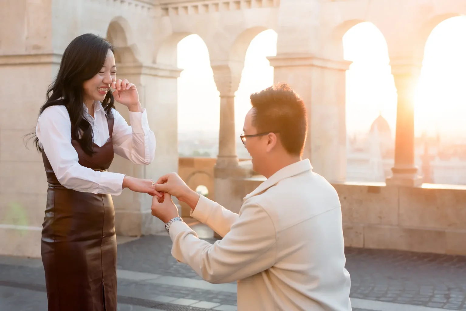 Proposal photoshoot in Budapest in the sunrise - Fisherman's Bastion
