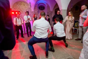 Esküvő fotózás külföldön, Németországban - Party - Bestman - Tánc