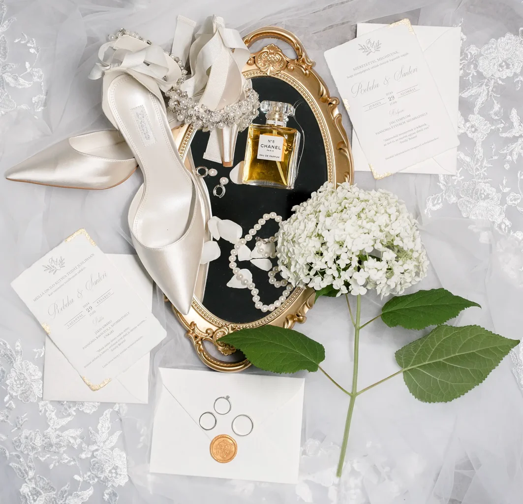 esküvői flatlay részletek, kiegészítők -wedding flatlay - details