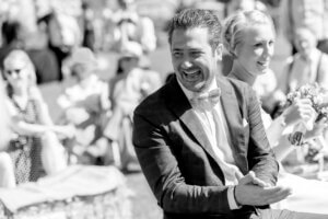 Esküvői sorozat - Happy Groom - Image of A&E - Hochzeitsfotografie Lilli's Feststadl - Austria