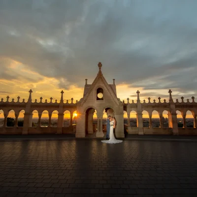 Kreatív fotózás Budapesten (Halászbástya) színes - távoli kép a párról